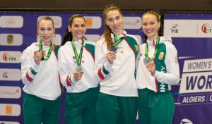 Debreceni Sportélet algir-noi-kard-ezust-980x653-1-300x176 Csapatban is ezüstöt nyert a debreceni kardtündér