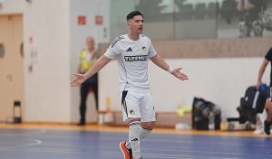 deacfutsal_20251107-300x176 Faragó Lajos mentett pontot