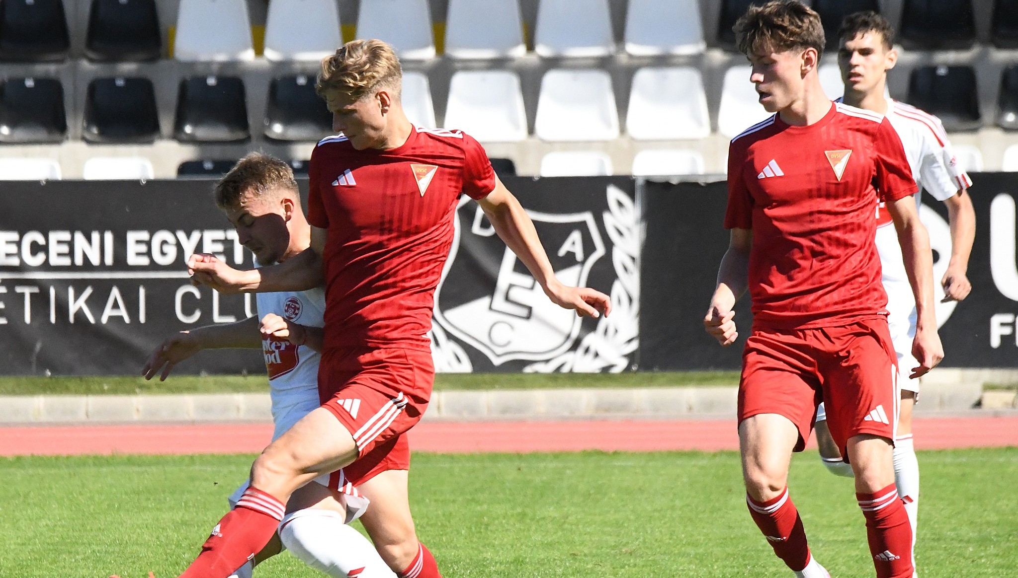 Rajt a harmadosztályban - Debsport.com