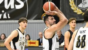 kosar-300x172 Szinte végig vezetett a DEAC, de a végén a Honvéd örülhetett