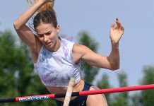 Tartja jó formáját a DSI rúdugrója