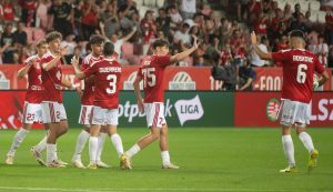 788585652_1700028662126977_1310670458168087855_n-300x173 Az újonc vizitál a Nagyerdei Stadionban