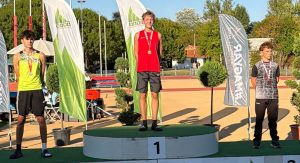 balazs-300x163 Az U15-ös bajnoki dobogó csúcsán a DSI atlétája