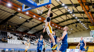 u23-300x166 Kiélezett meccsen diadalmaskodot a DEAC fiókcsapata